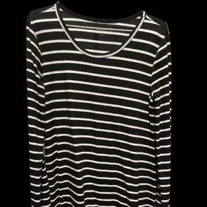 Womens Black and White Long Sleeve Dress